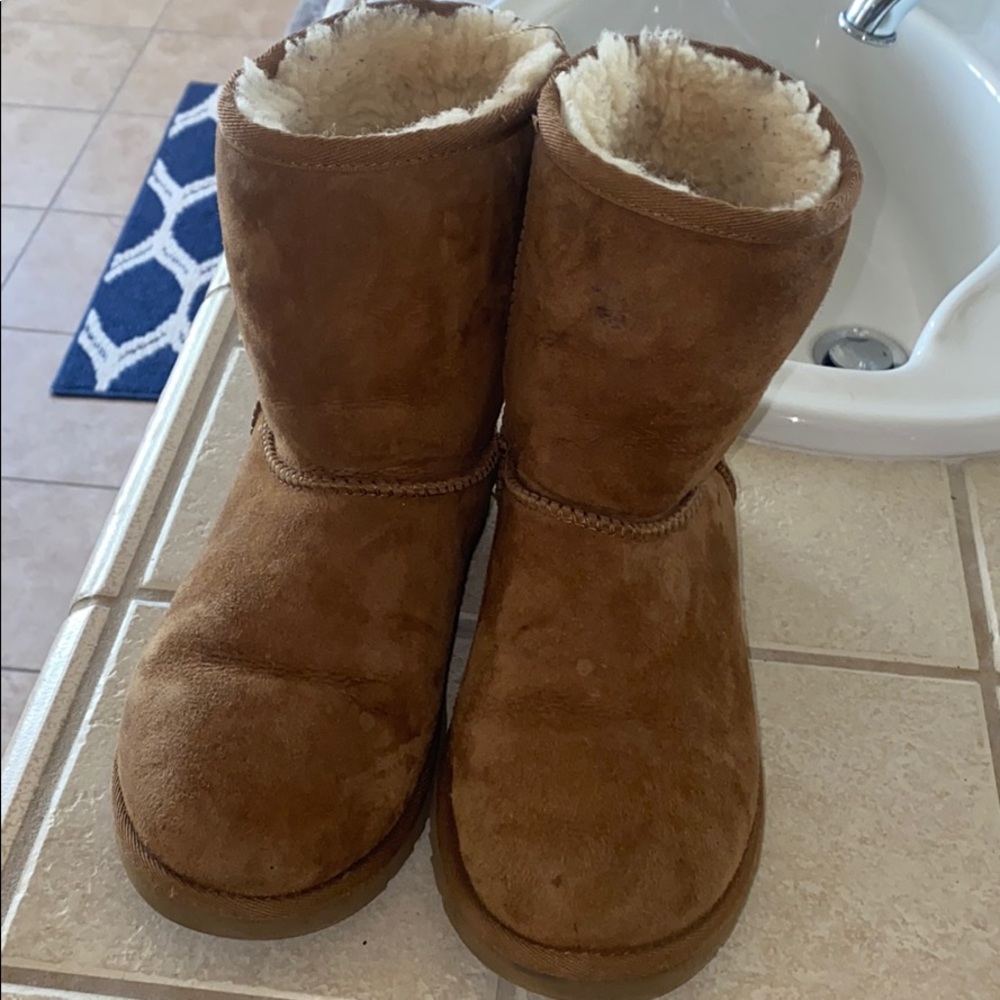 Classic short Ugg boots